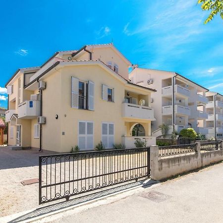 Apartments Nino Малинска Экстерьер фото