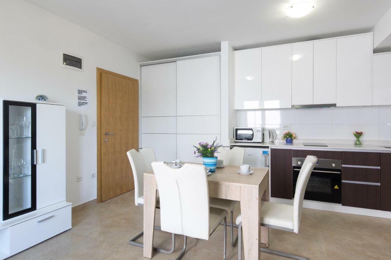 Apartments Nino Малинска Экстерьер фото